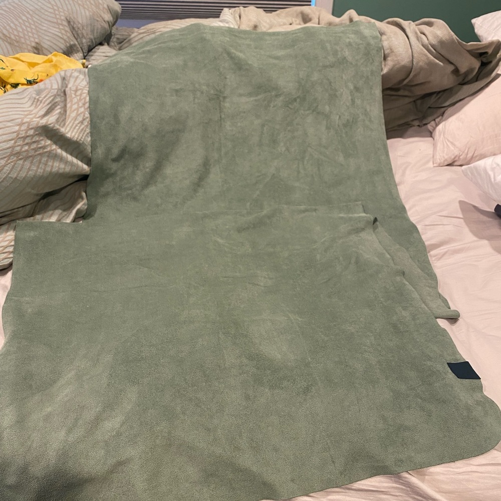 Lululemon the towel
